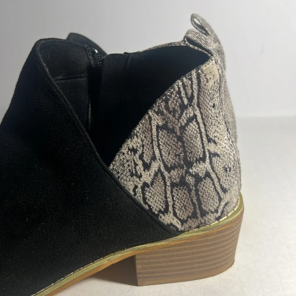 Boutique by Corkys‎ Port Black Snake Print Ankle Boots Booties Women Size 8